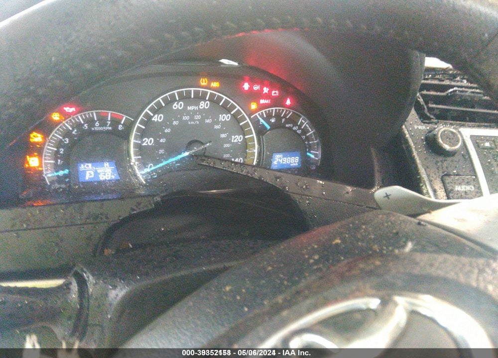 2012 TOYOTA CAMRY SE VIN: 4T1BF1FK8CU158083