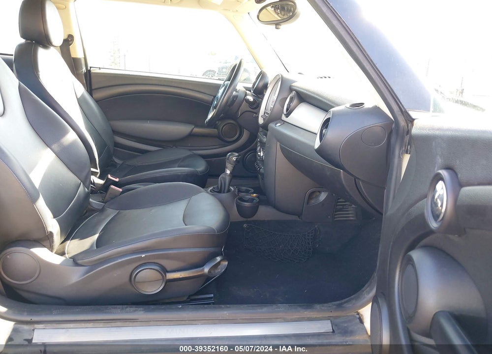 2012 MINI COOPER VIN: WMWSU3C5XCT261349