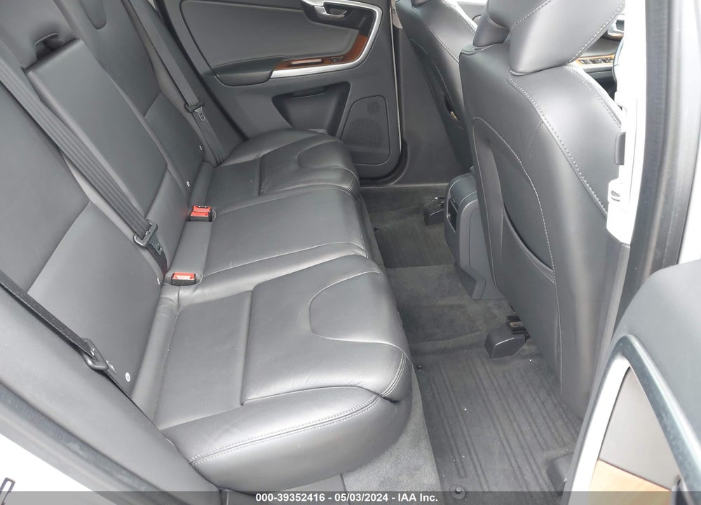 2017 VOLVO XC60 T5 INSCRIPTION VIN: YV440MDU3H2080820