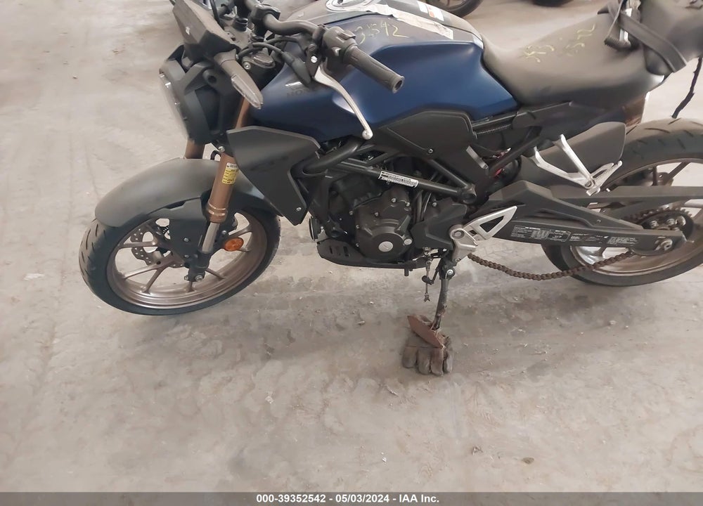 2022 HONDA CBF300 NA VIN: MLHNC5556N5200337
