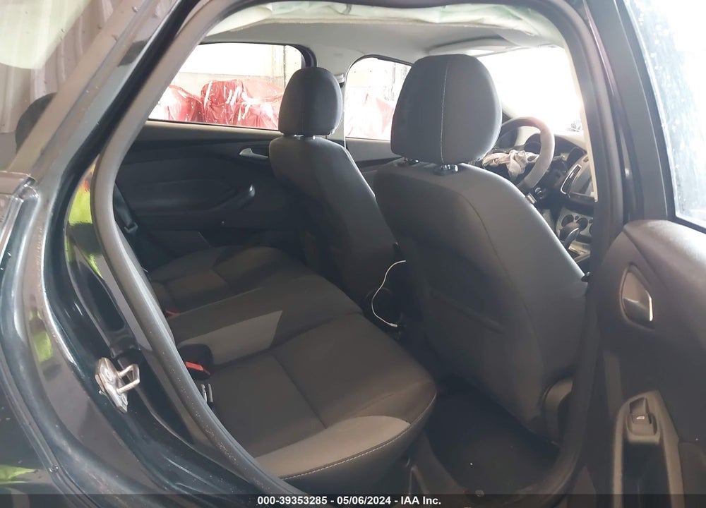 2014 FORD FOCUS SE VIN: 1FADP3K23EL454607
