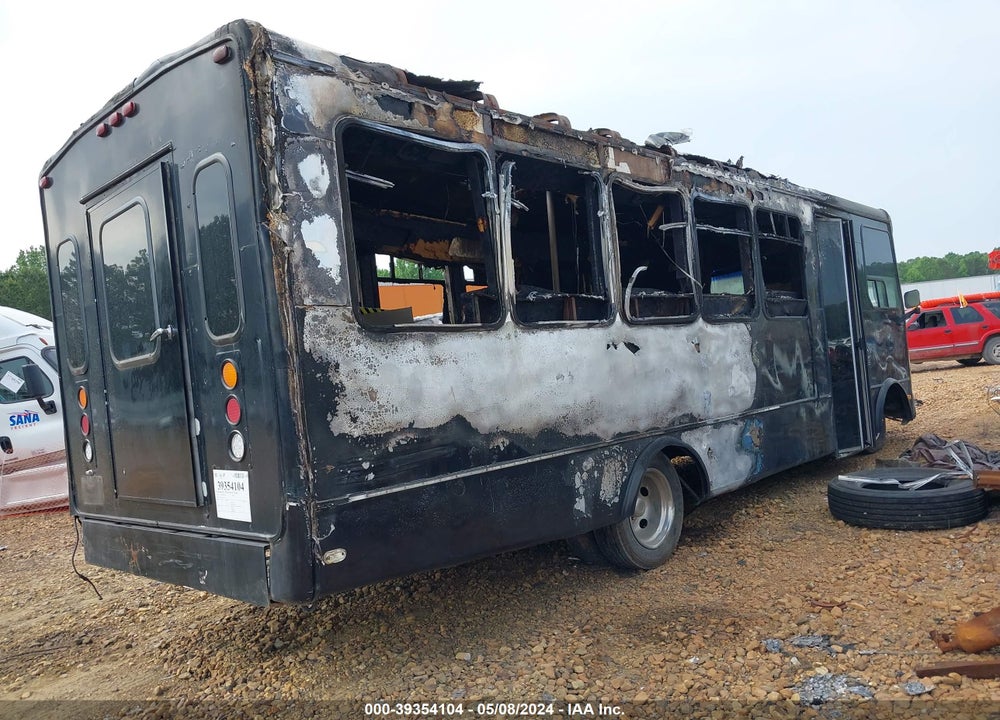 1998 CHEVROLET P30 BUS VIN: 1GBLP37J7W3317147