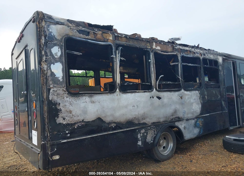 1998 CHEVROLET P30 BUS VIN: 1GBLP37J7W3317147