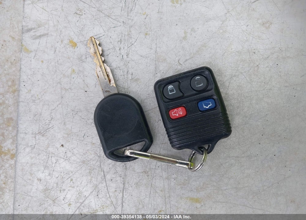 2010 FORD FOCUS SES VIN: 1FAHP3GN4AW161618