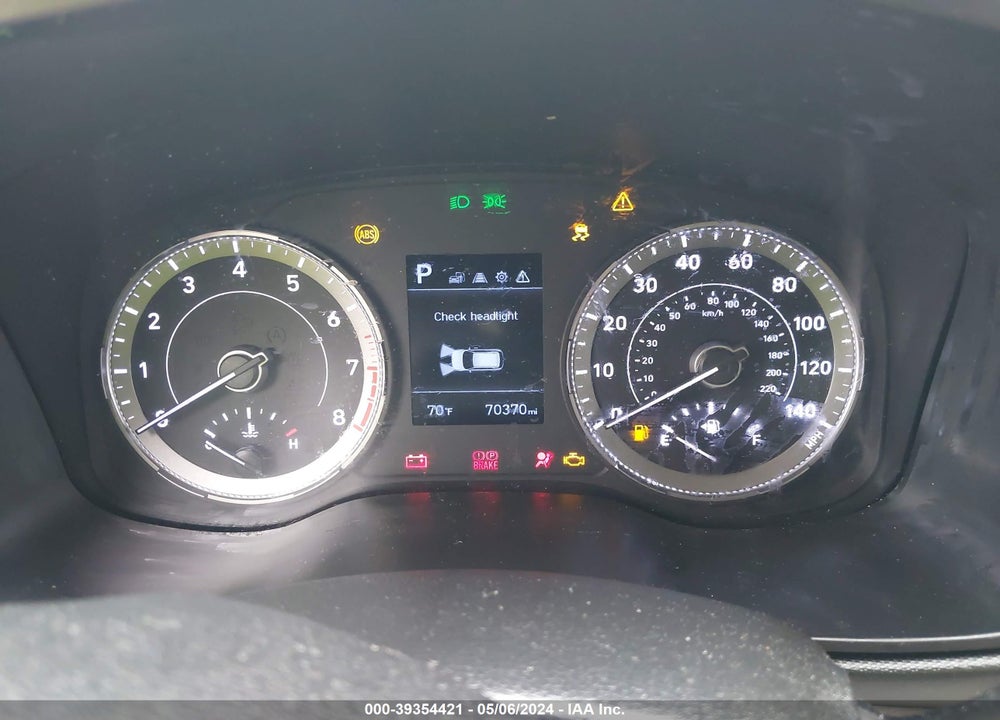2021 HYUNDAI VENUE SEL VIN: KMHRC8A38MU102002