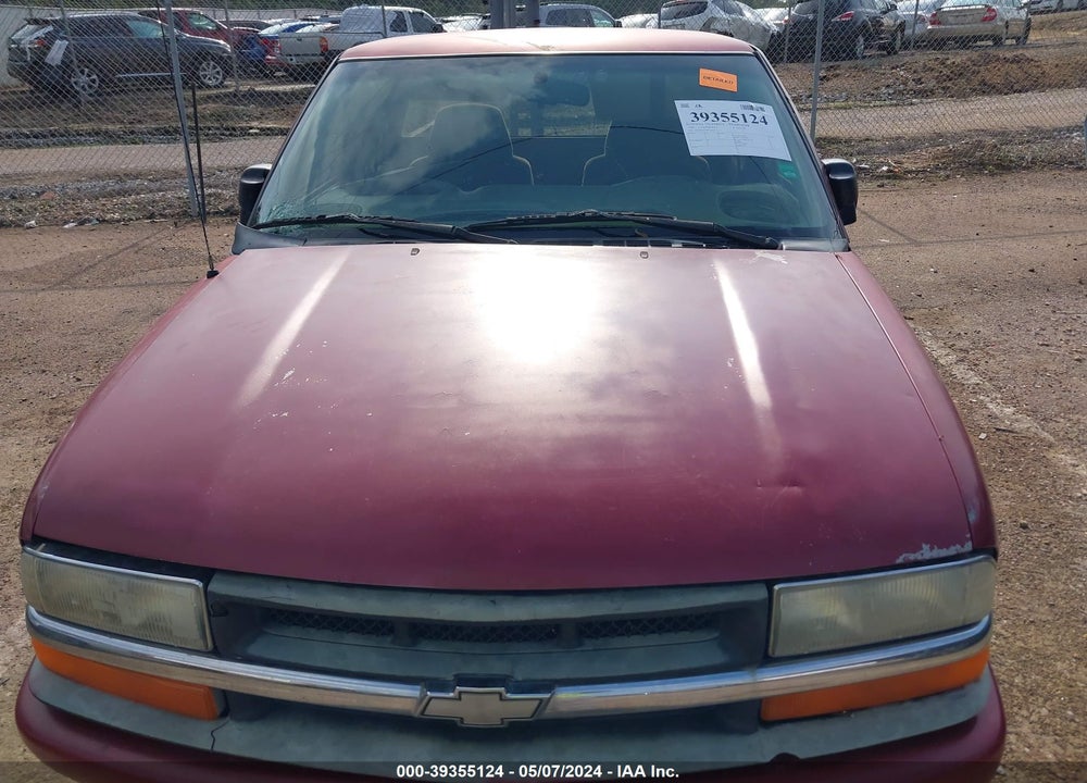 1998 CHEVROLET S-10 LS FLEETSIDE VIN: 1GCCS1945W8128747