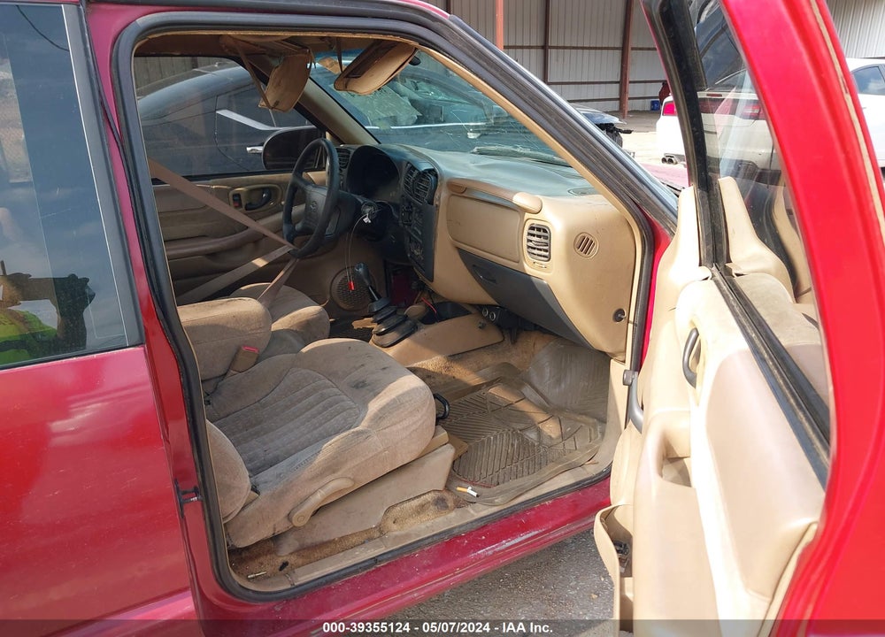 1998 CHEVROLET S-10 LS FLEETSIDE VIN: 1GCCS1945W8128747