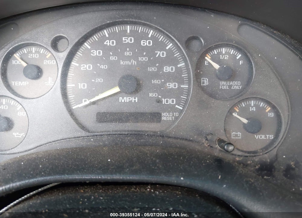 1998 CHEVROLET S-10 LS FLEETSIDE VIN: 1GCCS1945W8128747