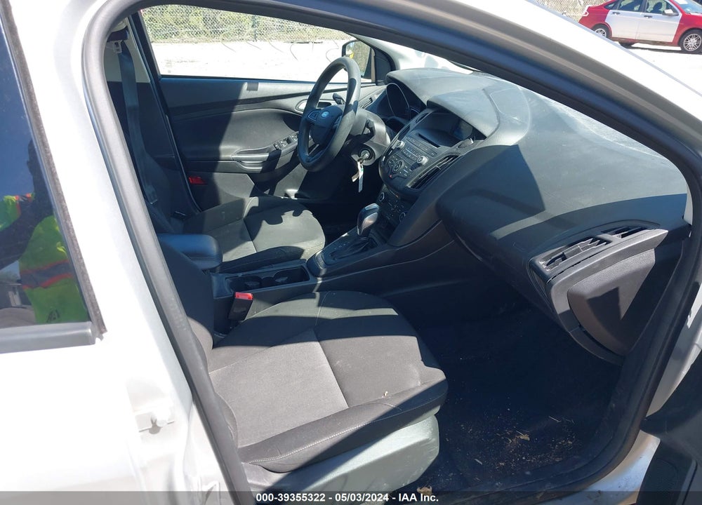 2015 FORD FOCUS SE VIN: 1FADP3F21FL357658