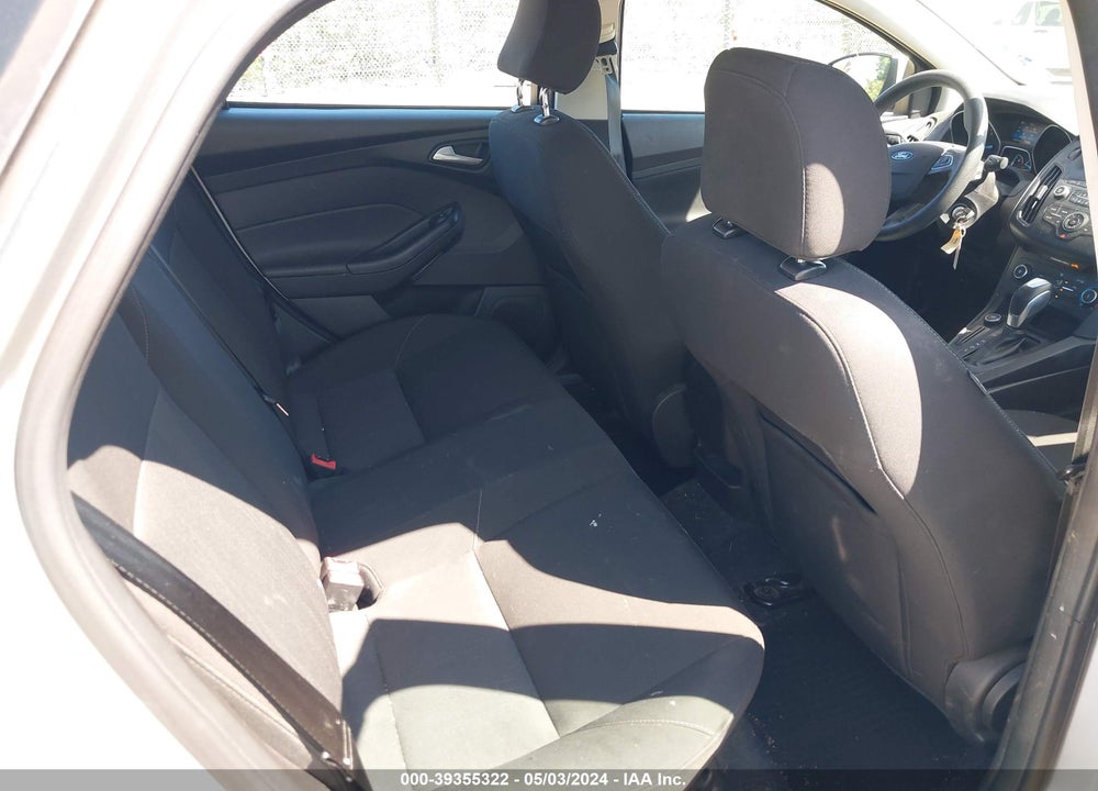 2015 FORD FOCUS SE VIN: 1FADP3F21FL357658