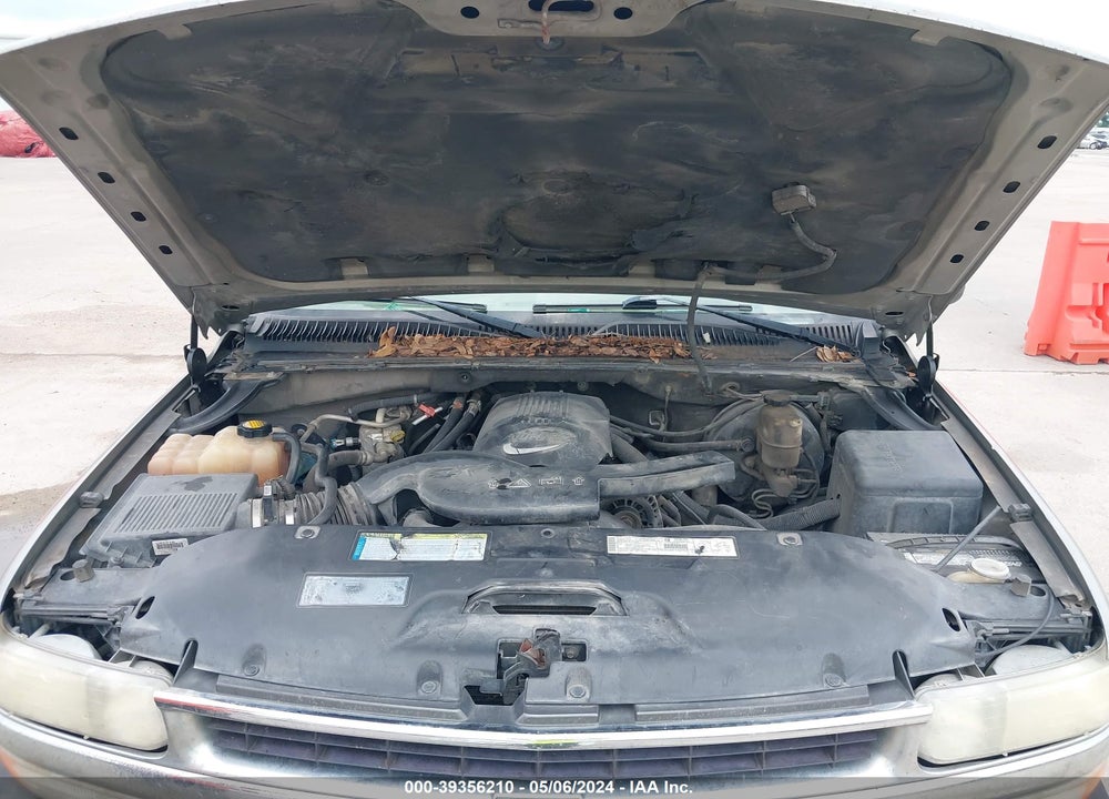 2001 CHEVROLET SUBURBAN 1500 LS VIN: 3GNEC16T81G233326