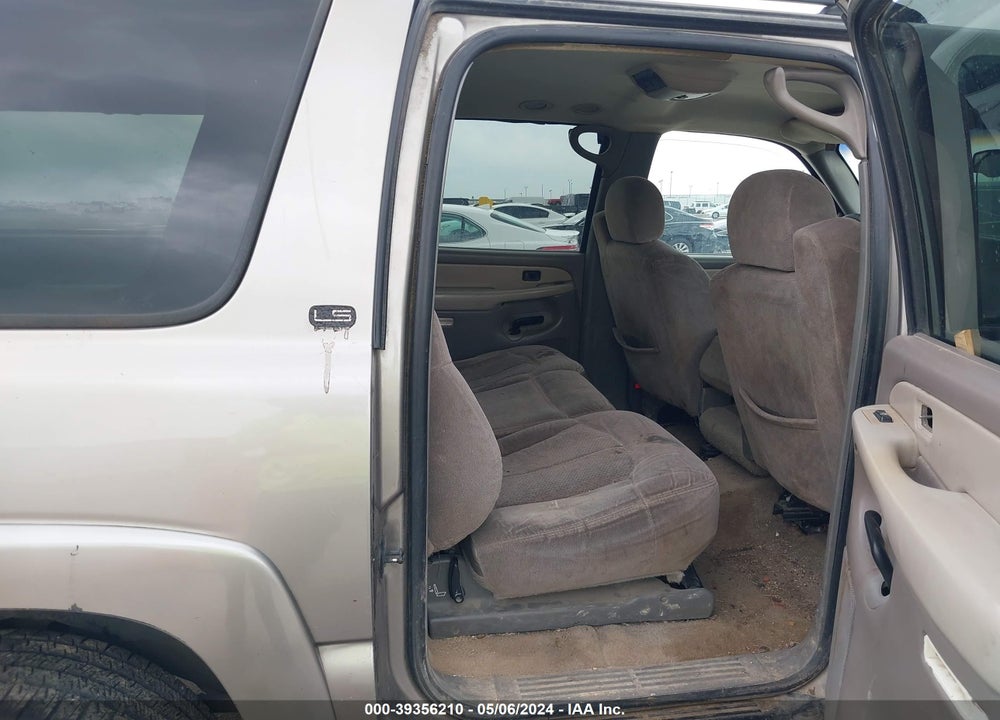 2001 CHEVROLET SUBURBAN 1500 LS VIN: 3GNEC16T81G233326