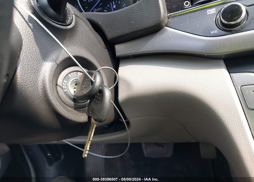 2017 HYUNDAI ELANTRA SE VIN: 5NPD74LFXHH127180