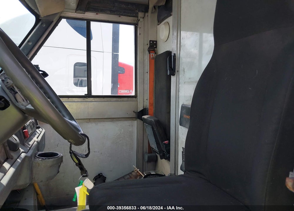 2013 ISUZU COMMERCIAL VAN VIN: JALB4T174D7W00221