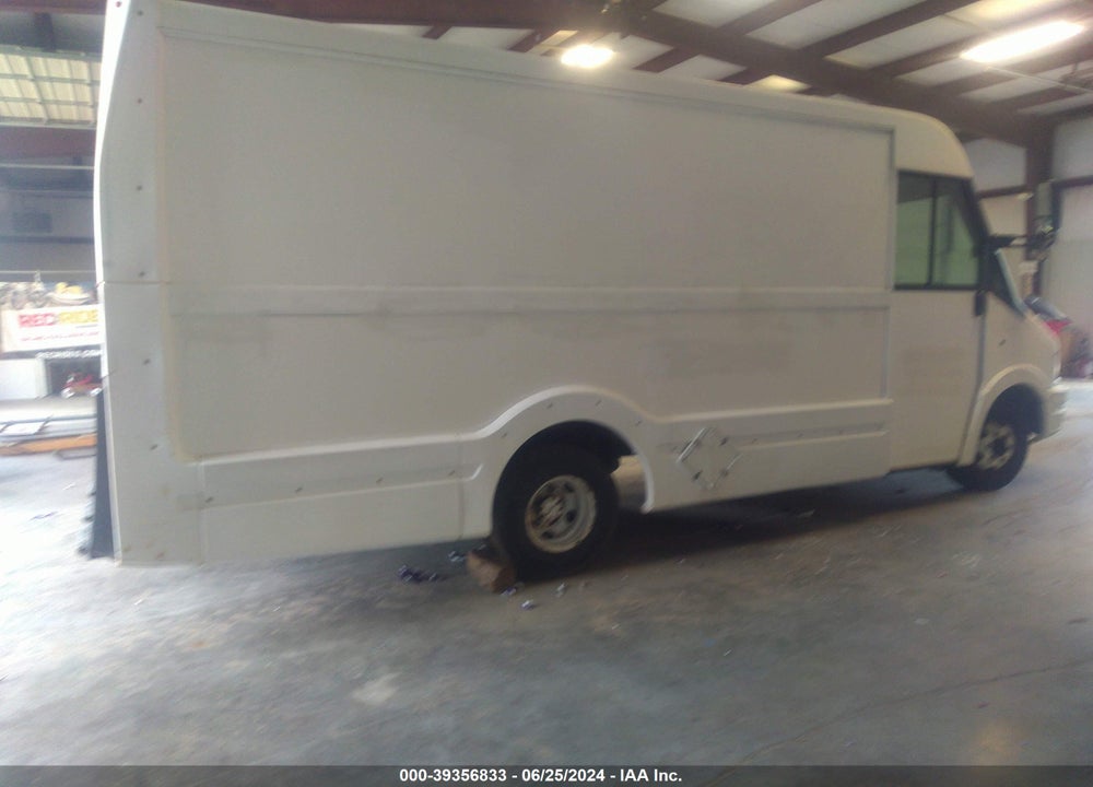 2013 ISUZU COMMERCIAL VAN VIN: JALB4T174D7W00221