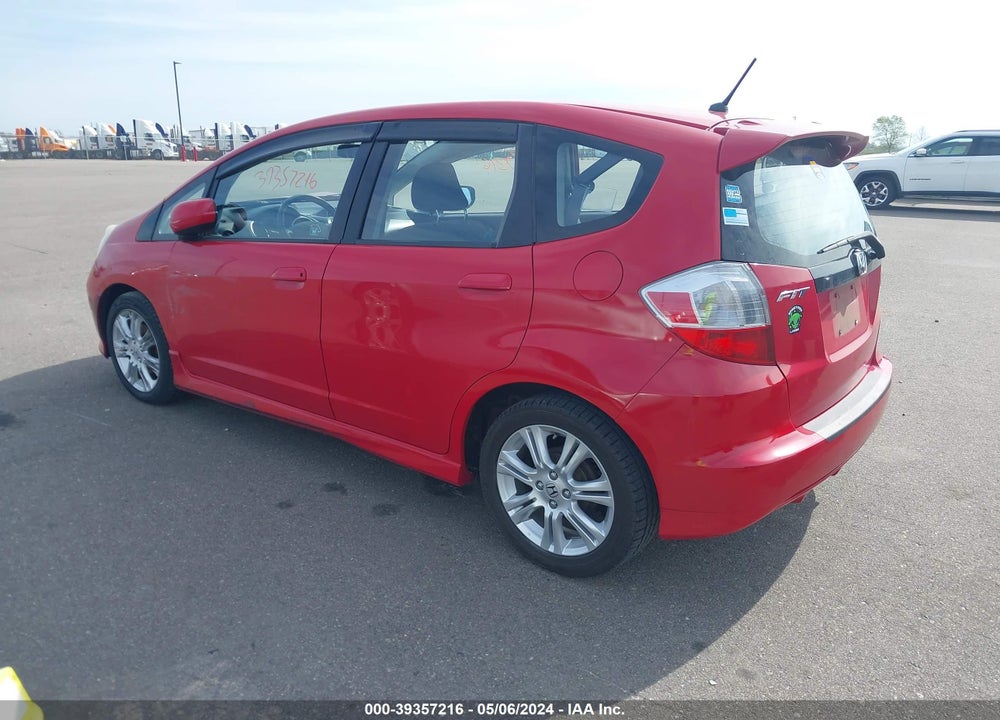 2011 HONDA FIT SPORT VIN: JHMGE8H53BC015171