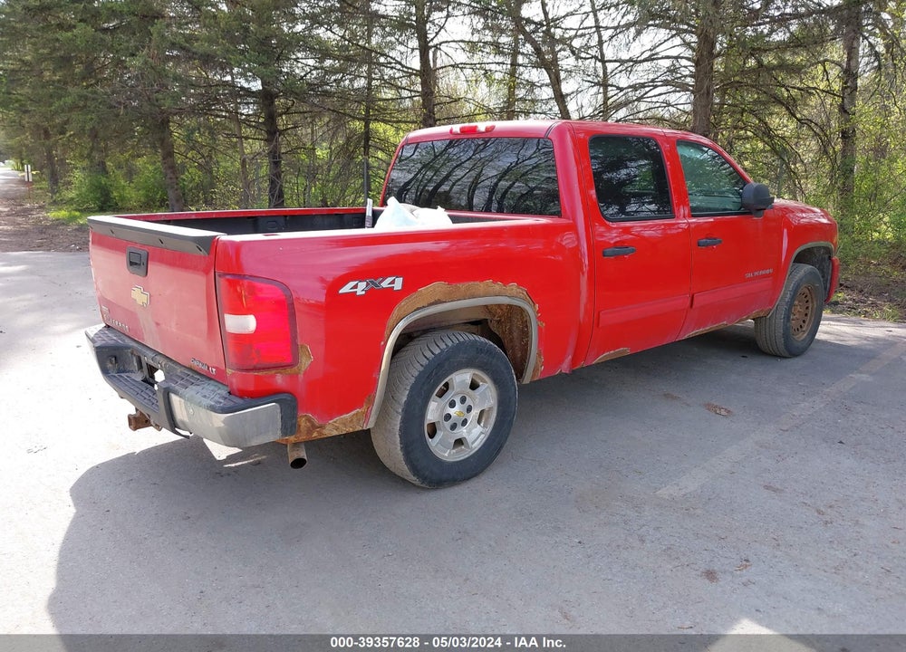 2011 CHEVROLET SILVERADO 1500 LT VIN: 3GCPKSE36BG103333
