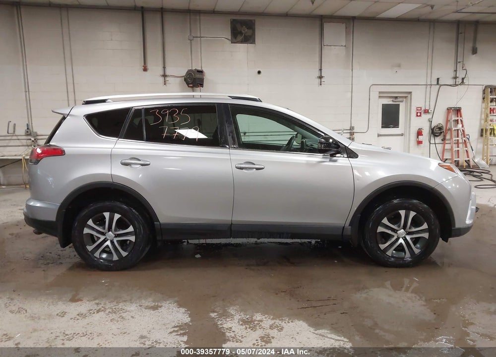 2016 TOYOTA RAV4 LE VIN: 2T3BFREV5GW491879