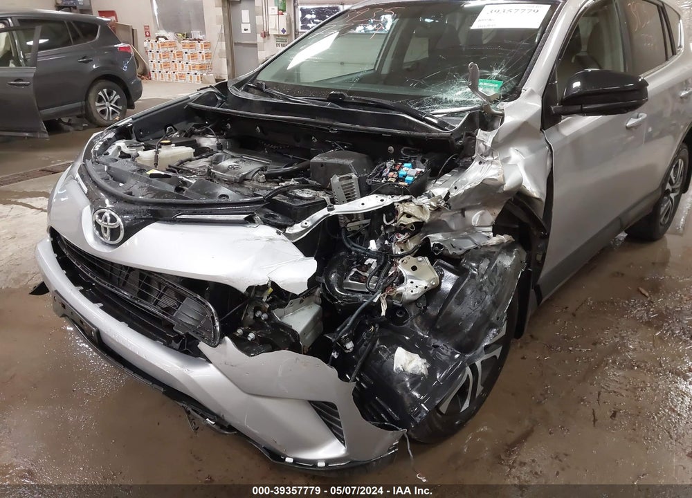 2016 TOYOTA RAV4 LE VIN: 2T3BFREV5GW491879