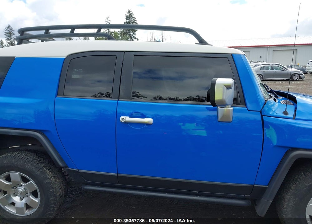 2007 TOYOTA FJ CRUISER VIN: JTEBU11F970073900