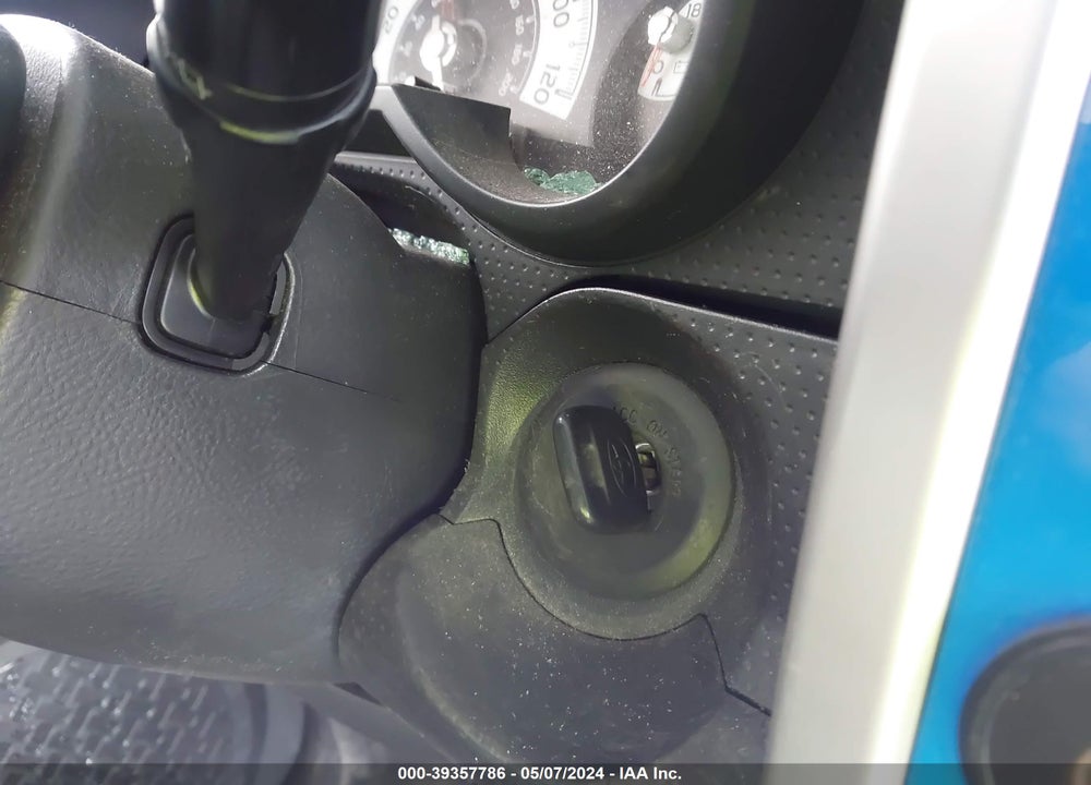 2007 TOYOTA FJ CRUISER VIN: JTEBU11F970073900