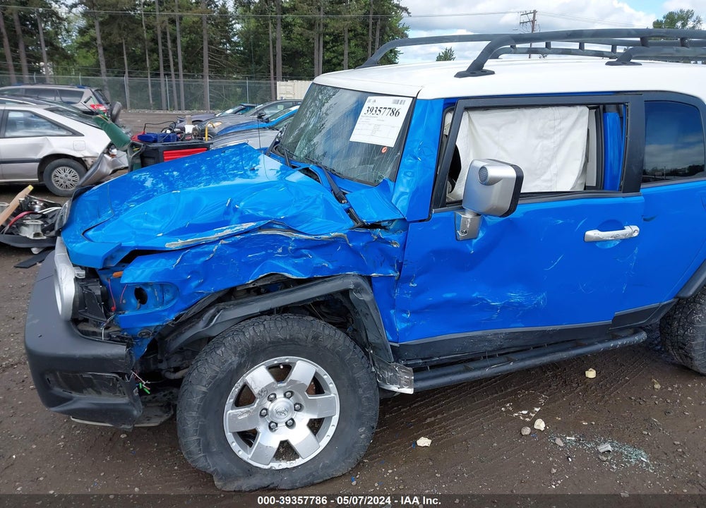 2007 TOYOTA FJ CRUISER VIN: JTEBU11F970073900