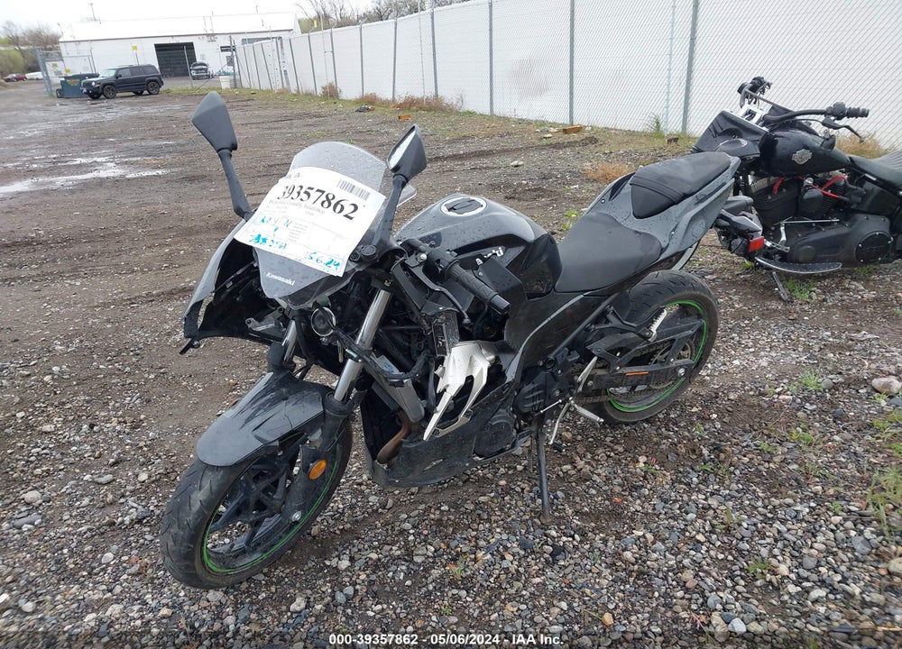 2022 KAWASAKI EX400 VIN: JKAEXKH17NDAH0887