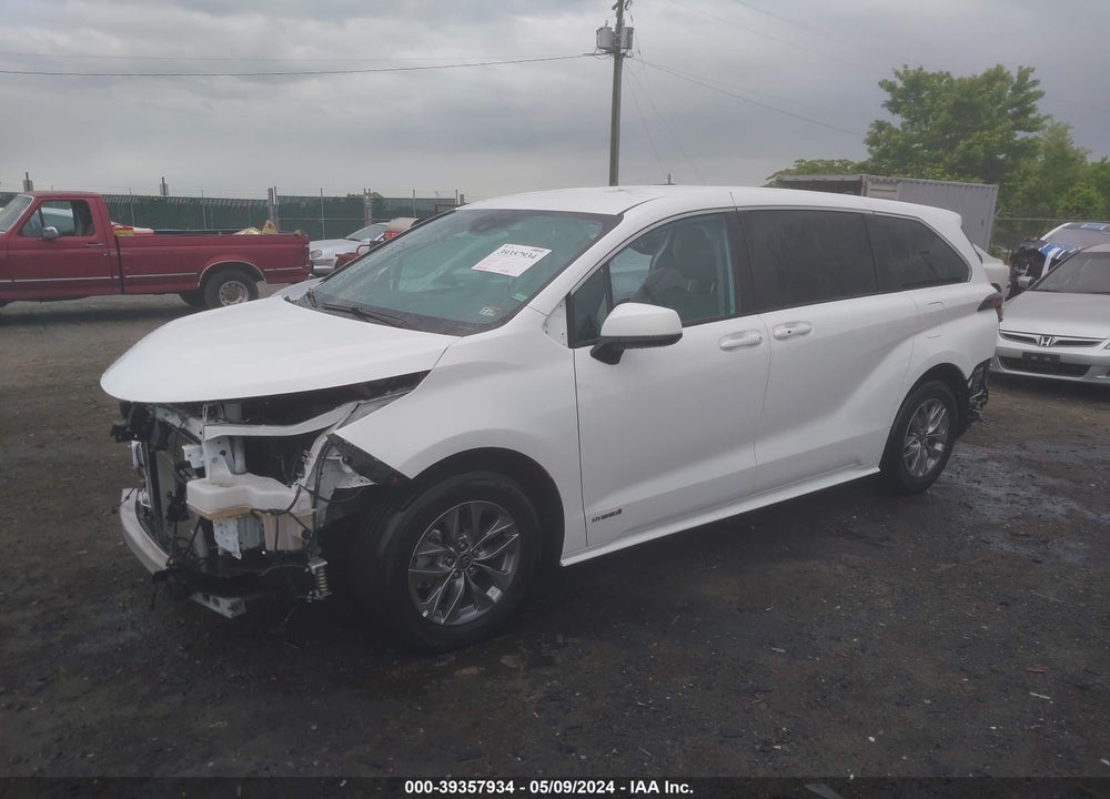 2021 TOYOTA SIENNA LE VIN: 5TDKRKEC5MS024391