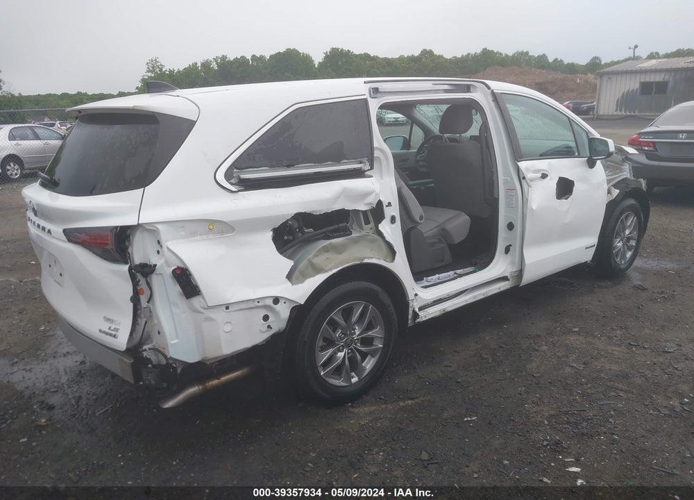 2021 TOYOTA SIENNA LE VIN: 5TDKRKEC5MS024391