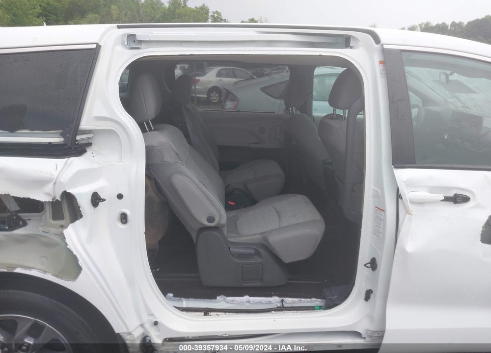 2021 TOYOTA SIENNA LE VIN: 5TDKRKEC5MS024391