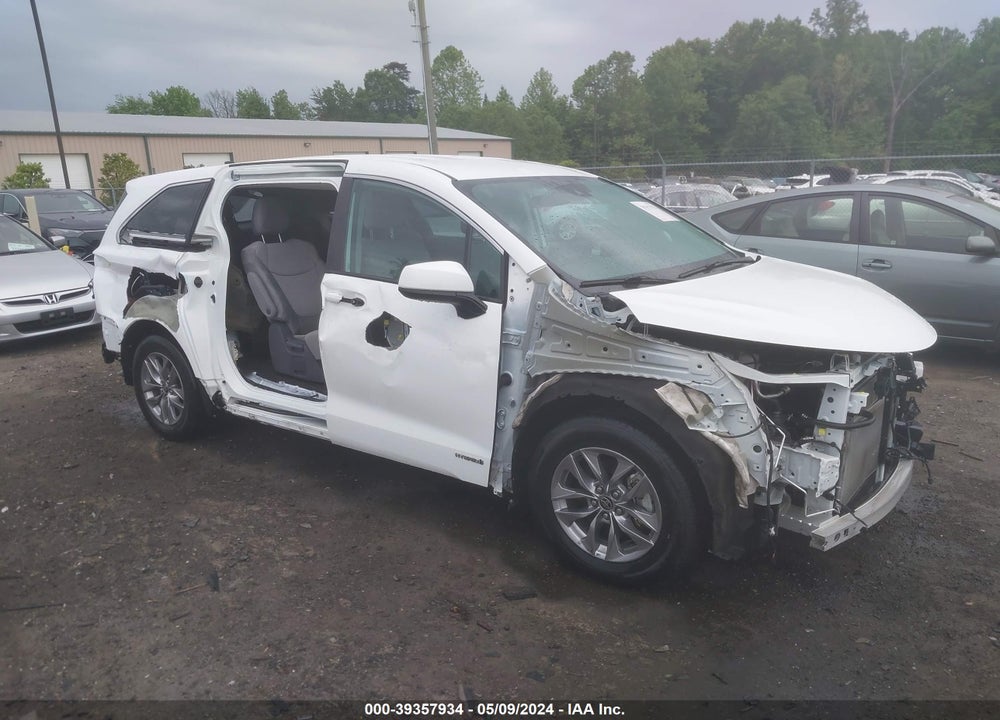2021 TOYOTA SIENNA LE VIN: 5TDKRKEC5MS024391