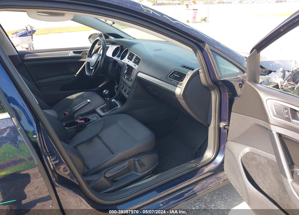 2015 VOLKSWAGEN GOLF SPORTWAGEN TDI SE 4-DOOR VIN: 3VWFA7AUXFM507735