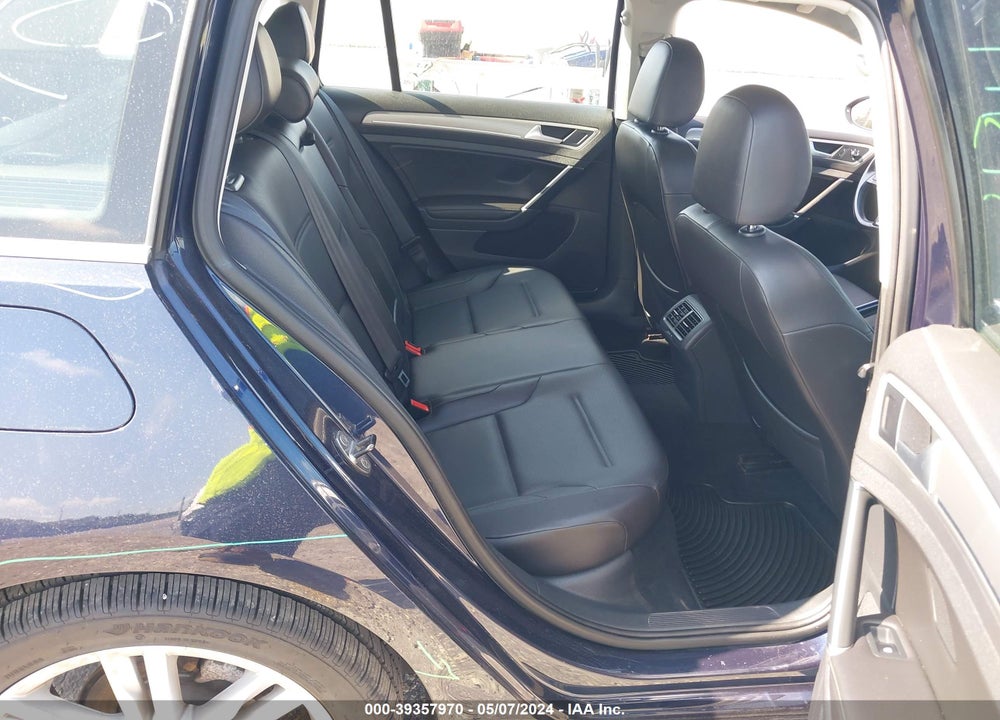 2015 VOLKSWAGEN GOLF SPORTWAGEN TDI SE 4-DOOR VIN: 3VWFA7AUXFM507735