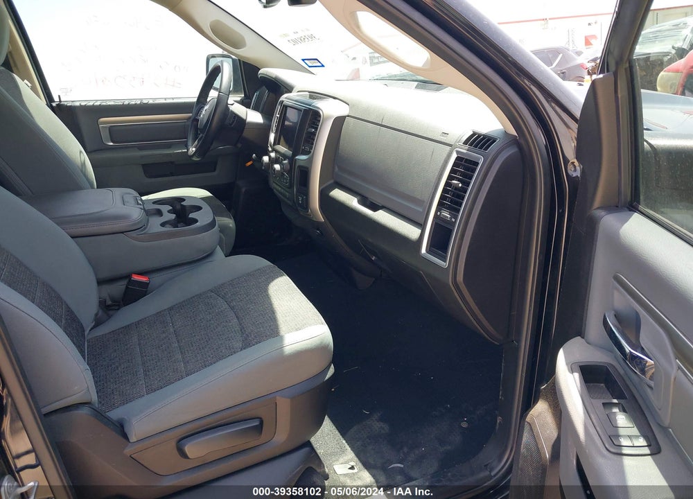 2019 RAM 1500 CLASSIC WARLOCK QUAD CAB 4X2 6'4 BOX VIN: 1C6RR6GT2KS618001