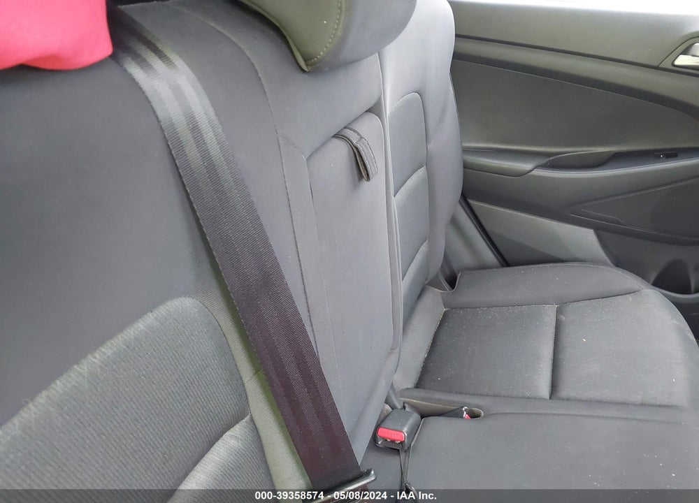 2017 HYUNDAI TUCSON VIN: KM8J33A48HU596179