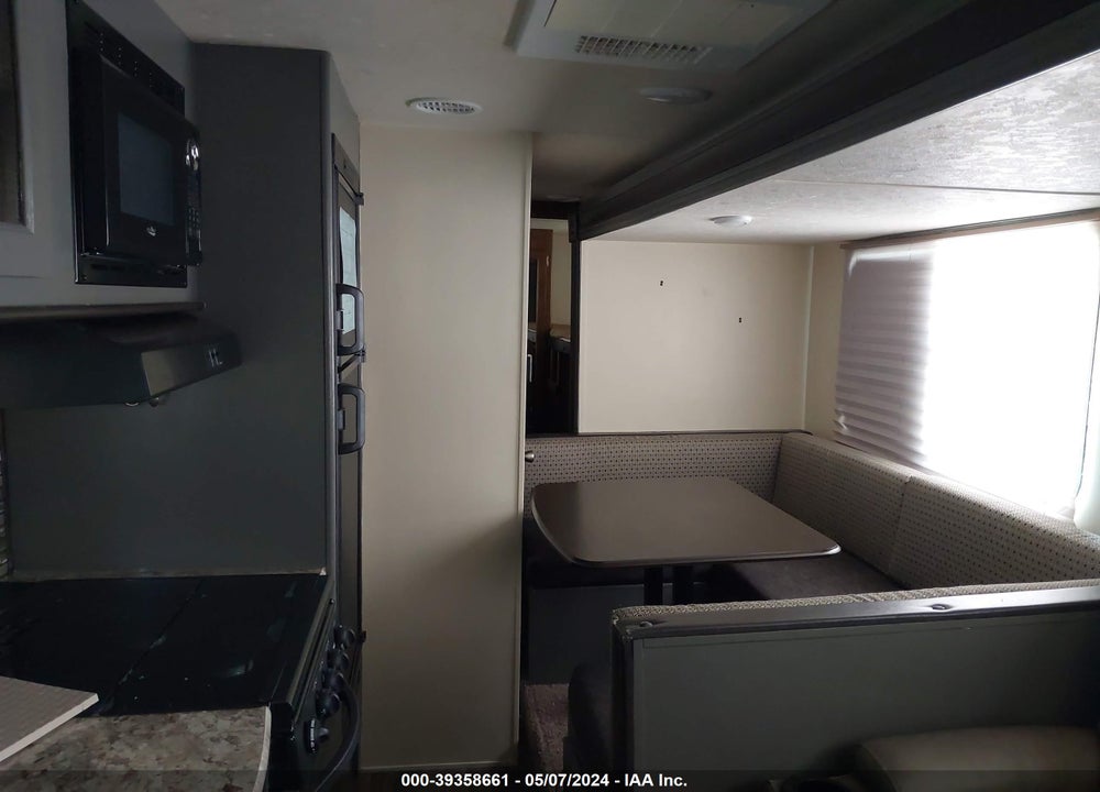 2017 FOREST RIVER SALEM CRUISE LITE T282QBXL VIN: 4X4TSMD20HE021742