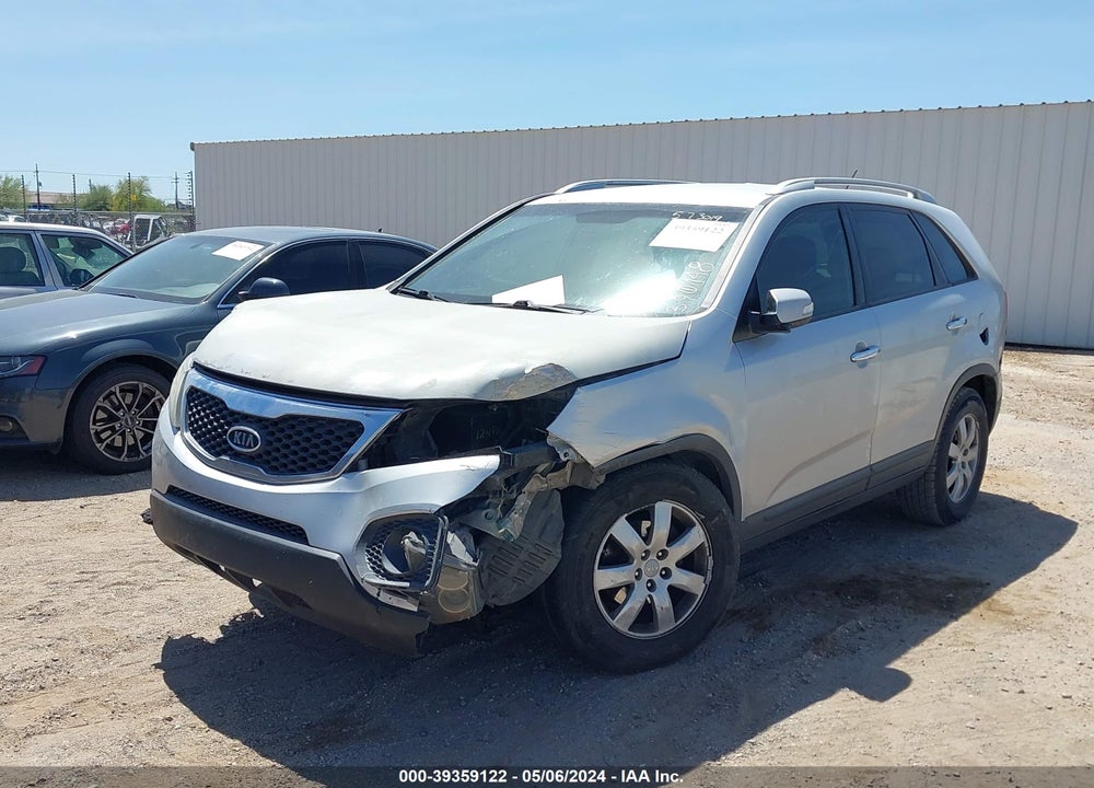 2013 KIA SORENTO LX V6 VIN: 5XYKT4A27DG390148