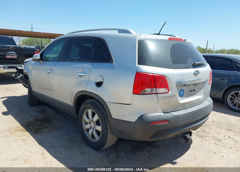 2013 KIA SORENTO LX V6 VIN: 5XYKT4A27DG390148