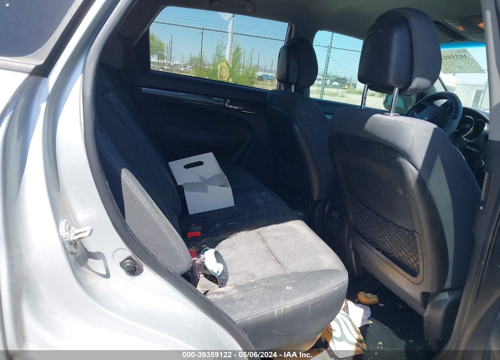 2013 KIA SORENTO LX V6 VIN: 5XYKT4A27DG390148