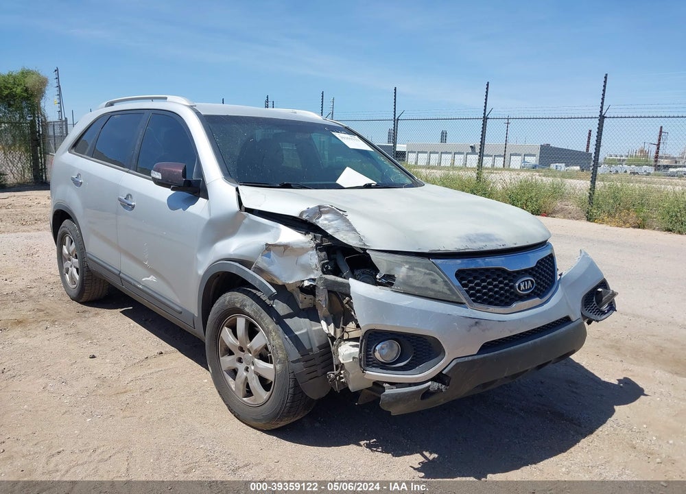 2013 KIA SORENTO LX V6 VIN: 5XYKT4A27DG390148