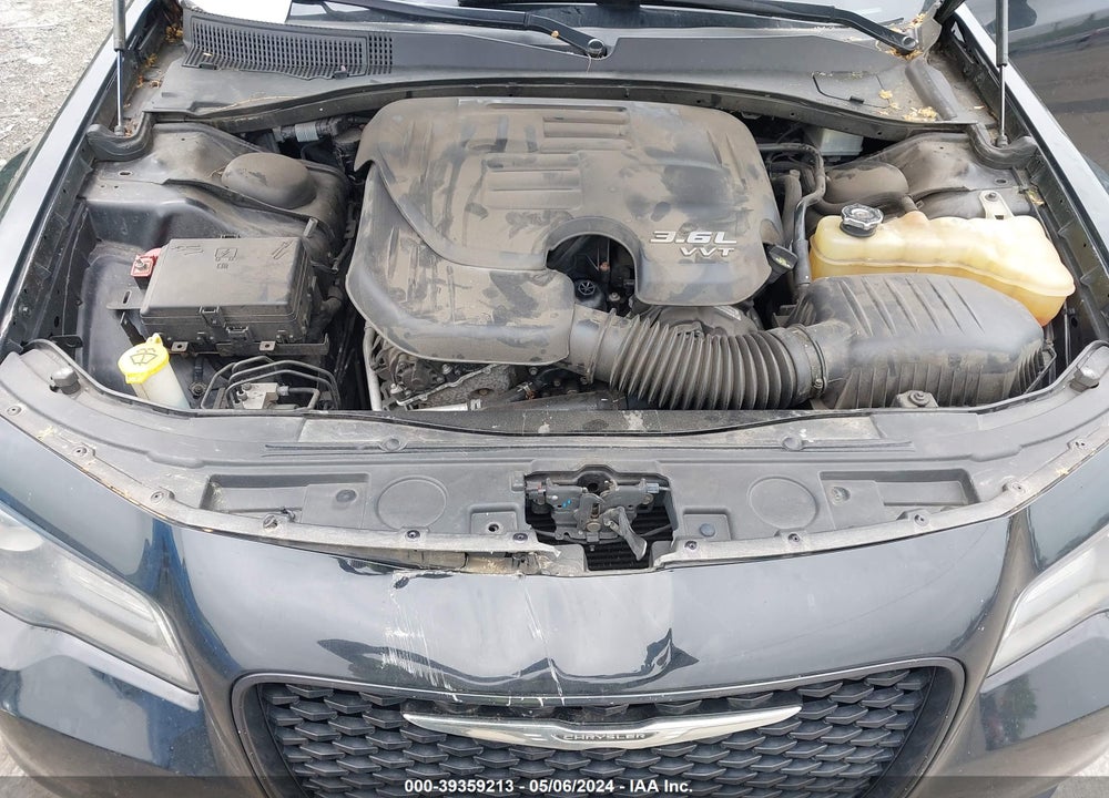 2016 CHRYSLER 300 VIN: 2C3CCAGG2GH142552