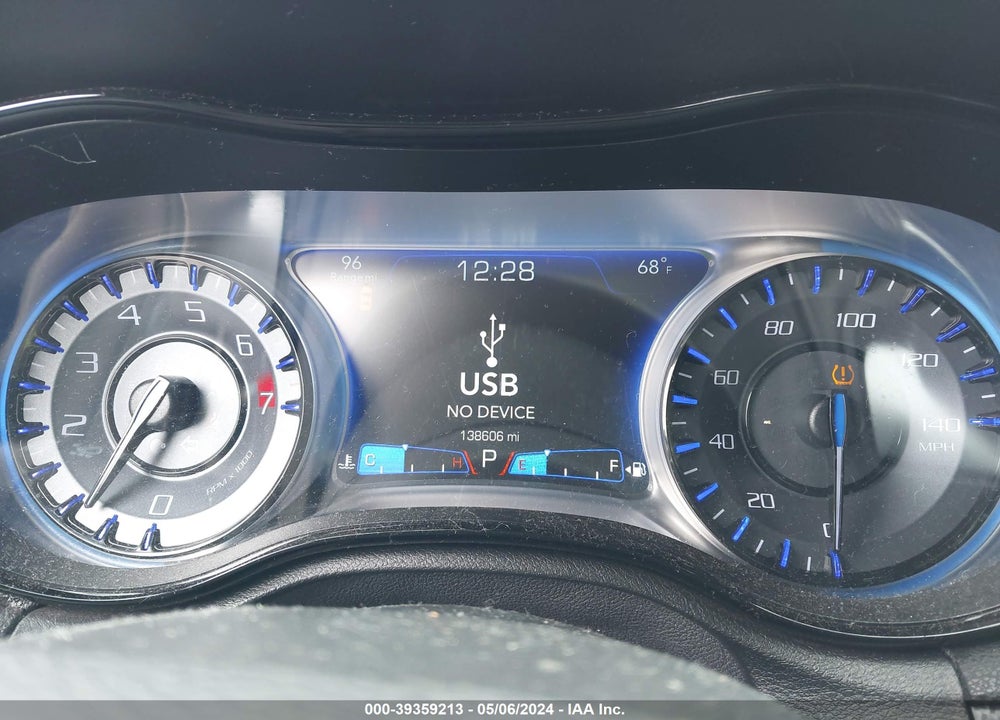 2016 CHRYSLER 300 VIN: 2C3CCAGG2GH142552