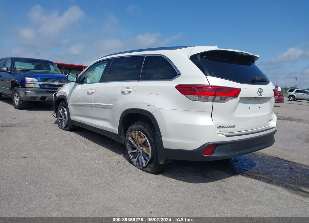 2019 TOYOTA HIGHLANDER XLE VIN: 5TDJZRFH8KS566290