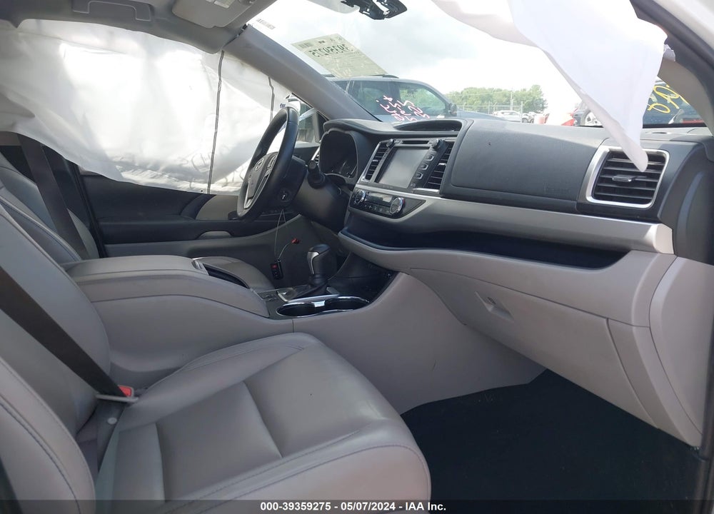 2019 TOYOTA HIGHLANDER XLE VIN: 5TDJZRFH8KS566290
