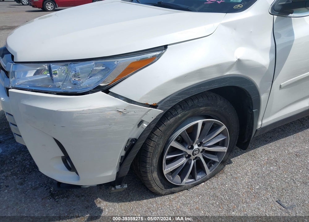 2019 TOYOTA HIGHLANDER XLE VIN: 5TDJZRFH8KS566290
