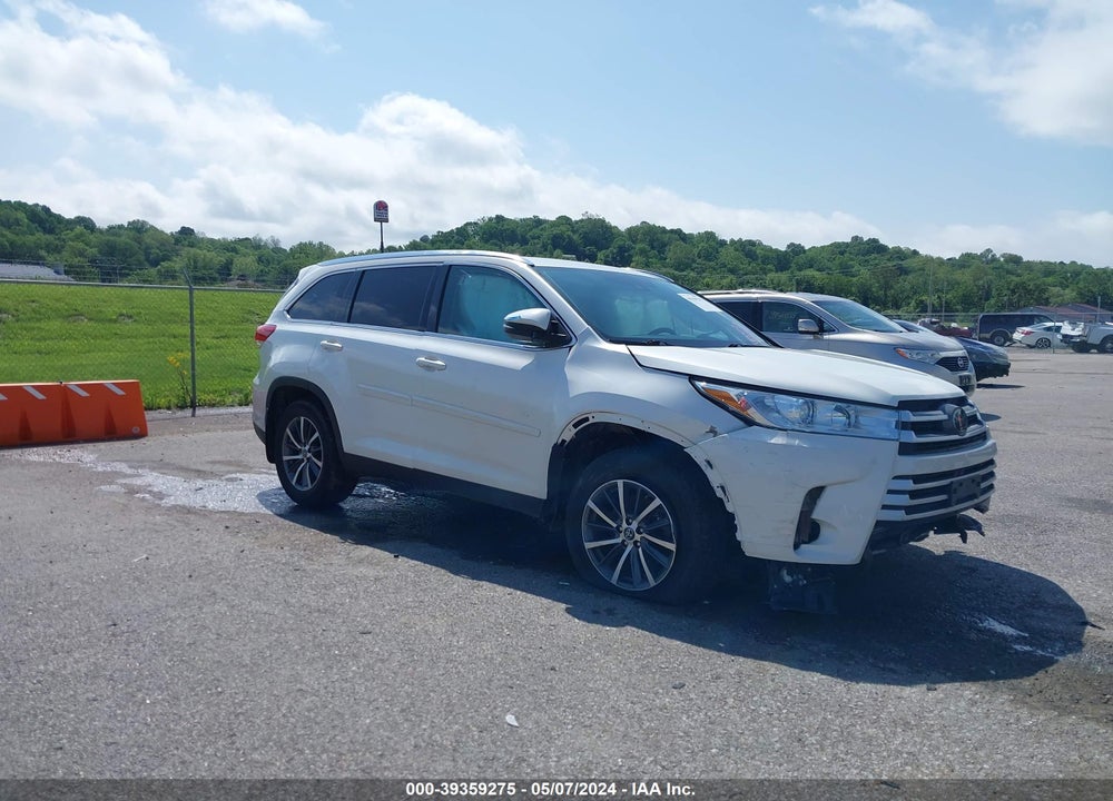 2019 TOYOTA HIGHLANDER XLE VIN: 5TDJZRFH8KS566290
