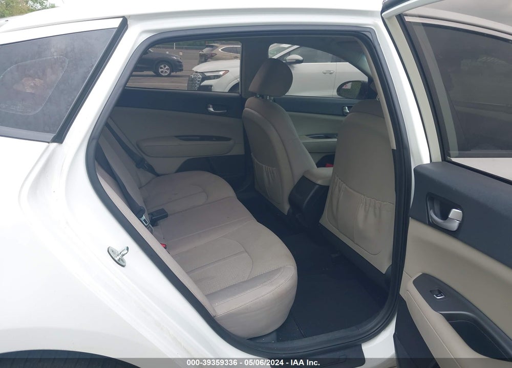 2016 KIA OPTIMA LX VIN: KNAGT4L39G5081660