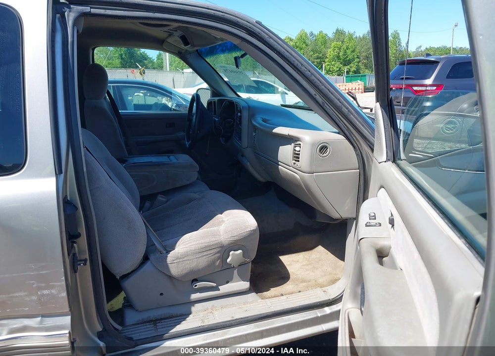 2000 CHEVROLET SILVERADO 1500 VIN: 1GCEC19V0YZ211773