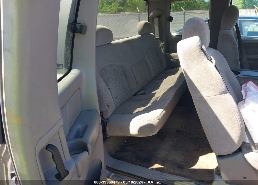 2000 CHEVROLET SILVERADO 1500 VIN: 1GCEC19V0YZ211773
