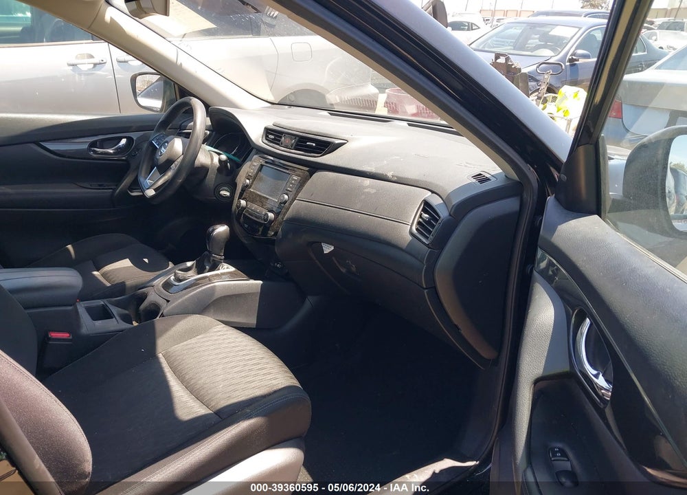 2018 NISSAN ROGUE VIN: KNMAT2MT6JP539260